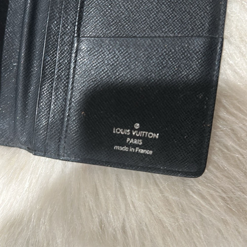 Louis Vuitton Men’s Wallet - Picture 3 of 4